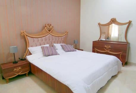 NO COMMISSION FURNISHED 2BHK NAJMA NEAR AIRPORT RD