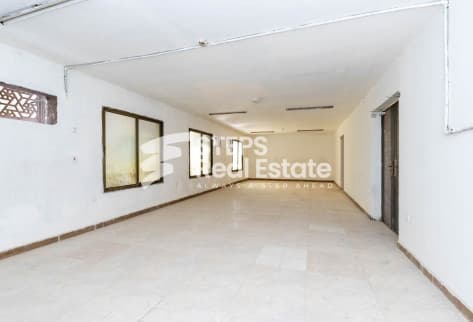 Well-Maintained Labour Camp | Prime Industrial Hub